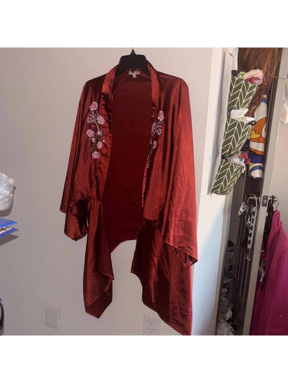 Gianni Bini Red Satin Floral Embroidered Kimono